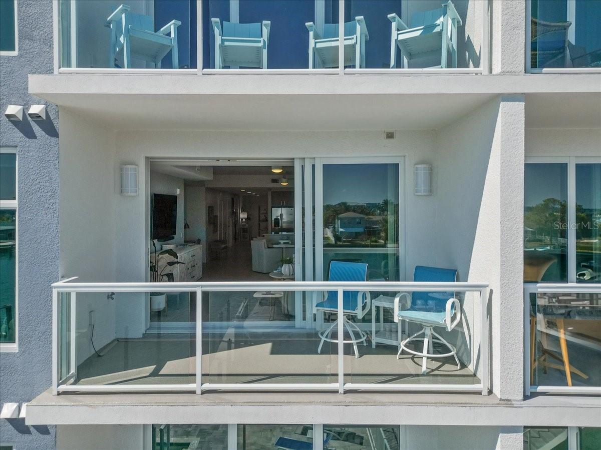 415 ISLAND WAY #304, CLEARWATER BEACH, FL, 33767