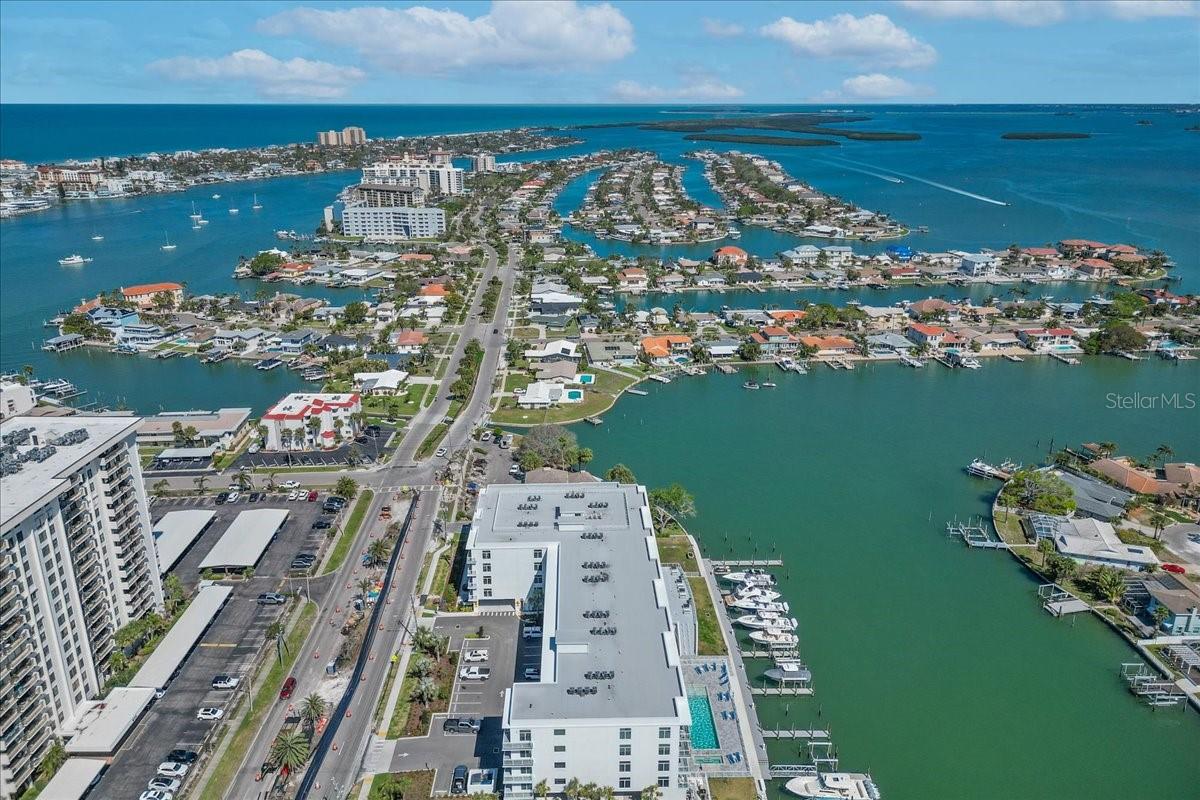 415 ISLAND WAY #304, CLEARWATER BEACH, FL, 33767