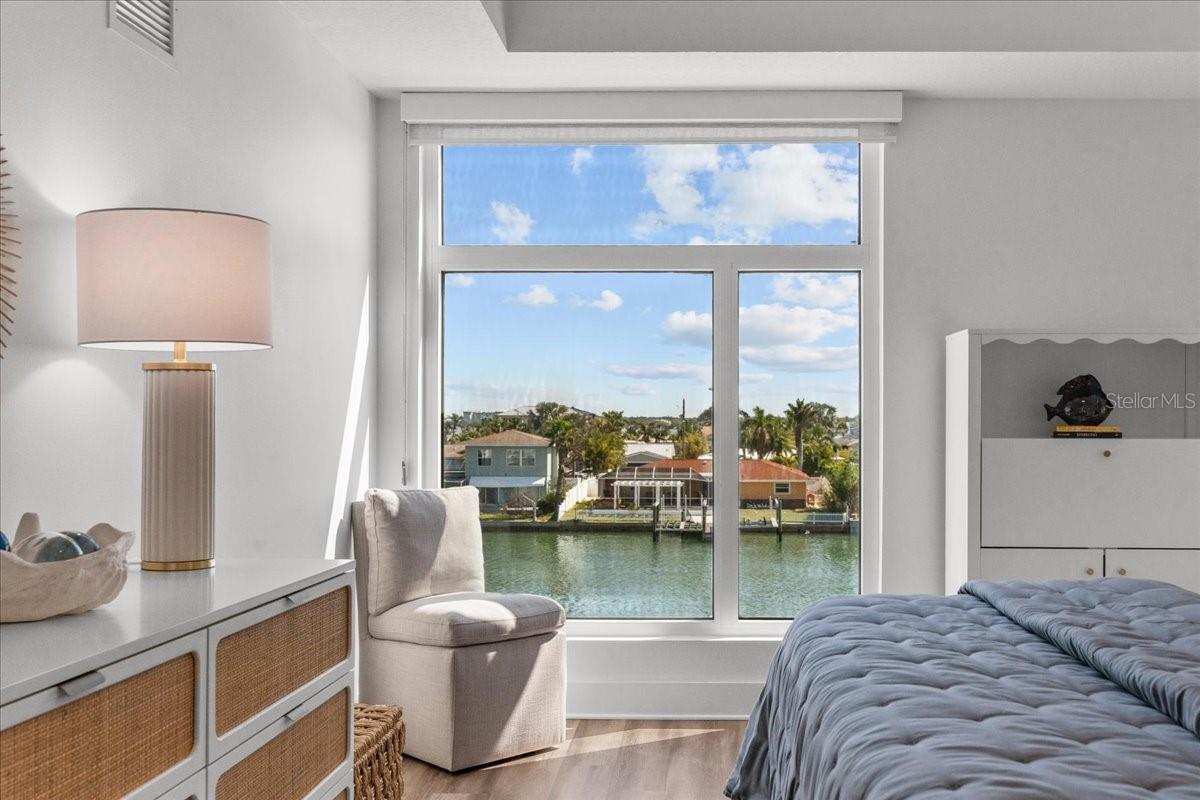 415 ISLAND WAY #304, CLEARWATER BEACH, FL, 33767