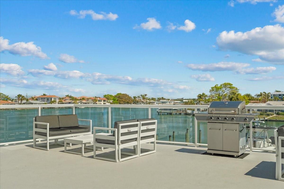 415 ISLAND WAY #304, CLEARWATER BEACH, FL, 33767