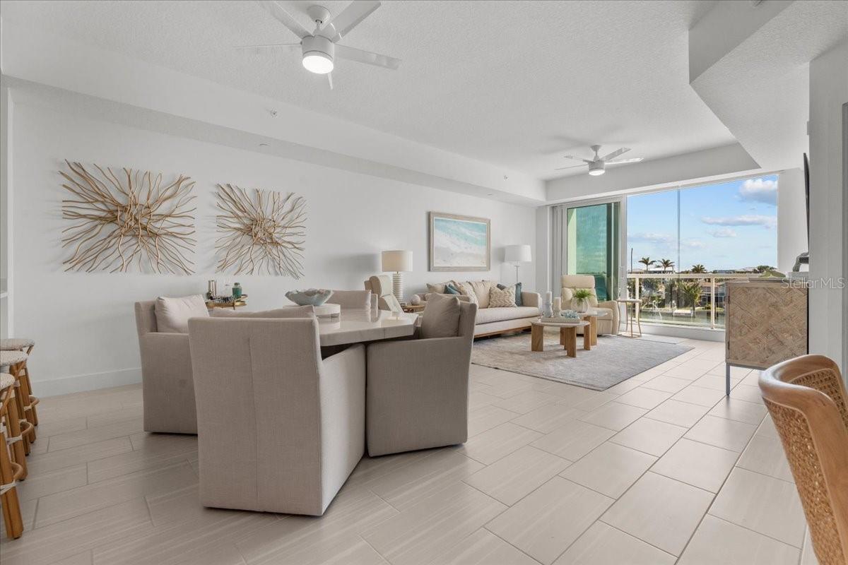 415 ISLAND WAY #304, CLEARWATER BEACH, FL, 33767