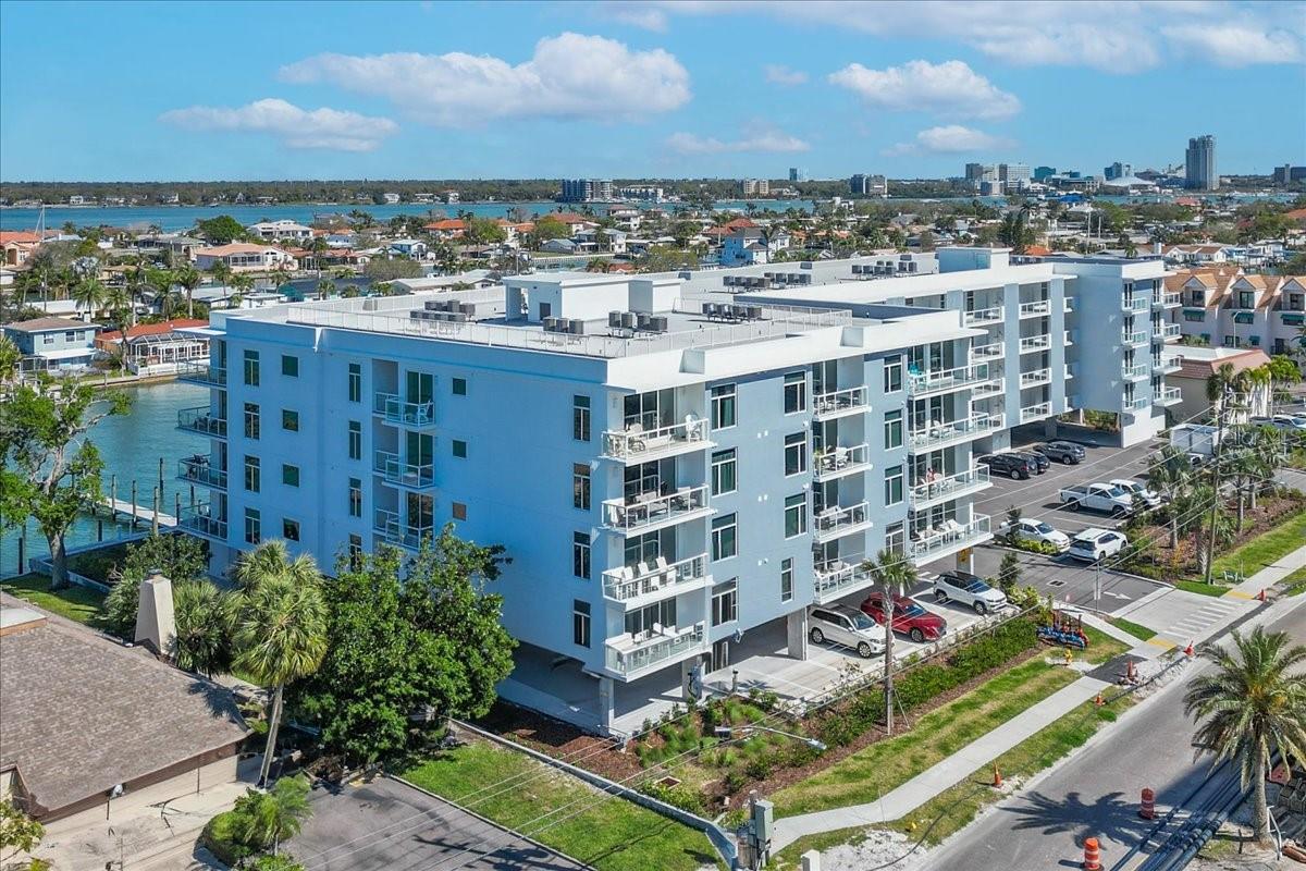 415 ISLAND WAY #304, CLEARWATER BEACH, FL, 33767