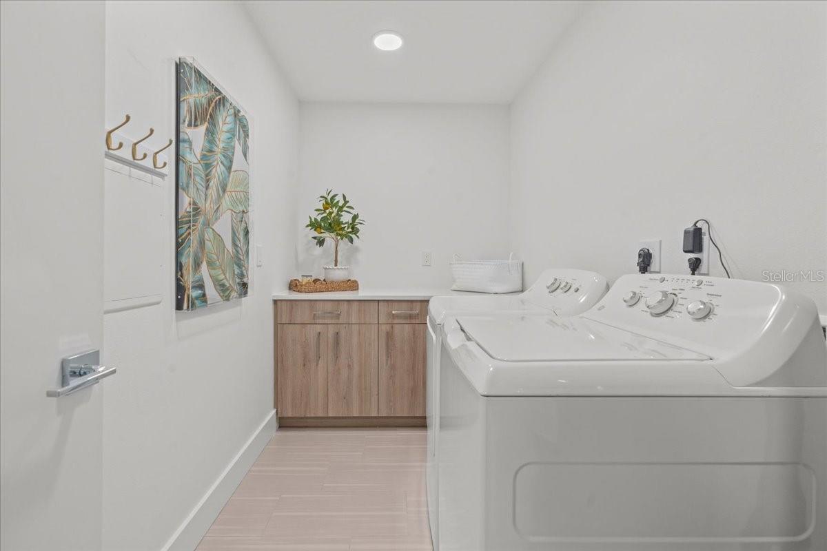 415 ISLAND WAY #304, CLEARWATER BEACH, FL, 33767