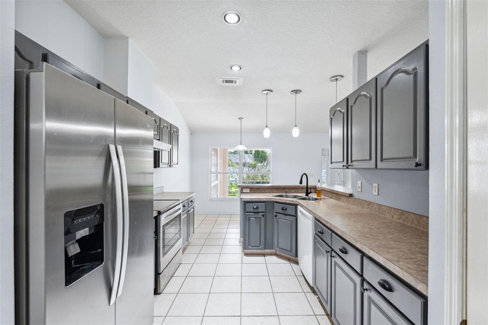 2329 TOWERING OAKS CIR, SEFFNER, FL, 33584