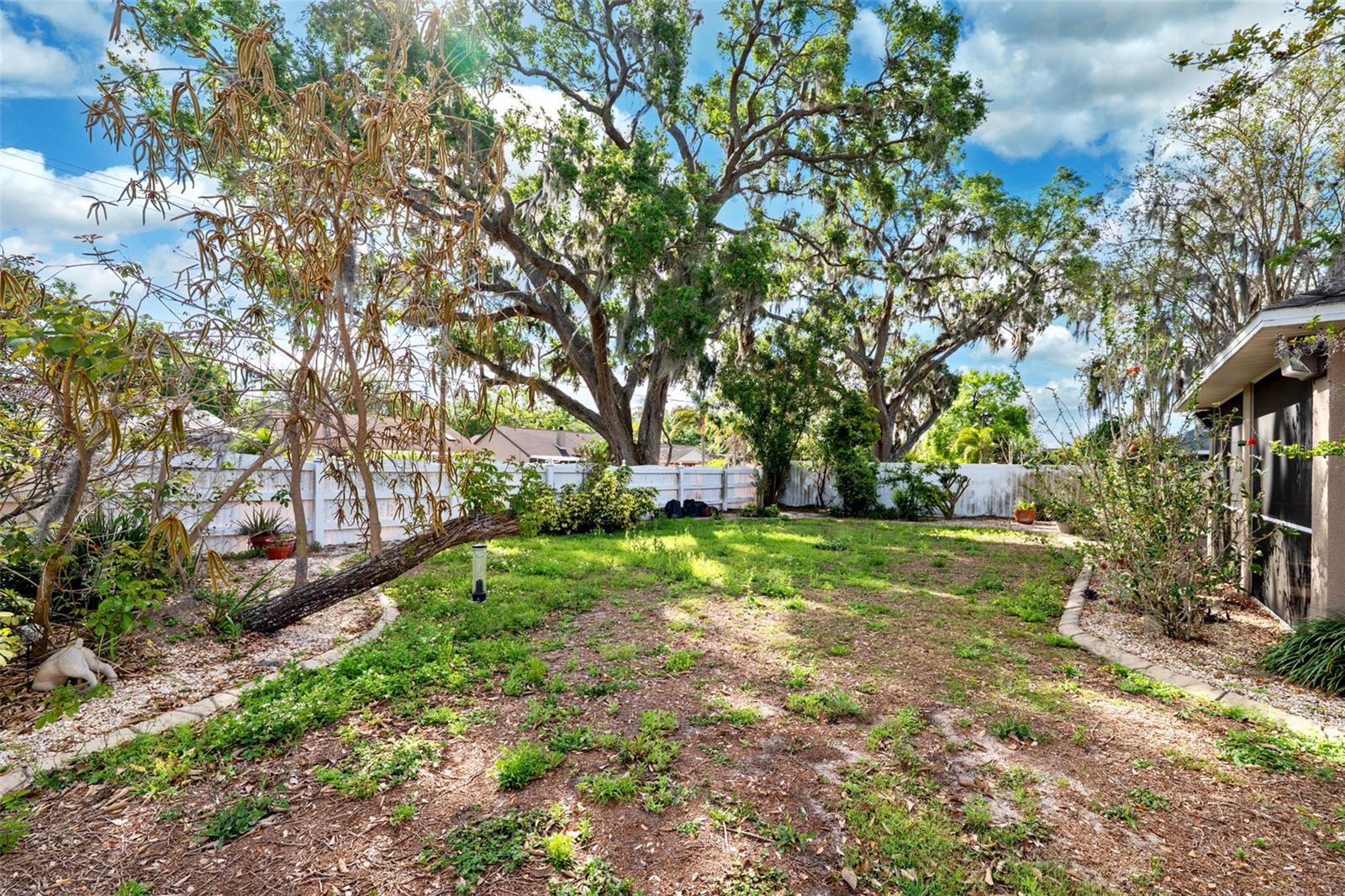 2329 TOWERING OAKS CIR, SEFFNER, FL, 33584