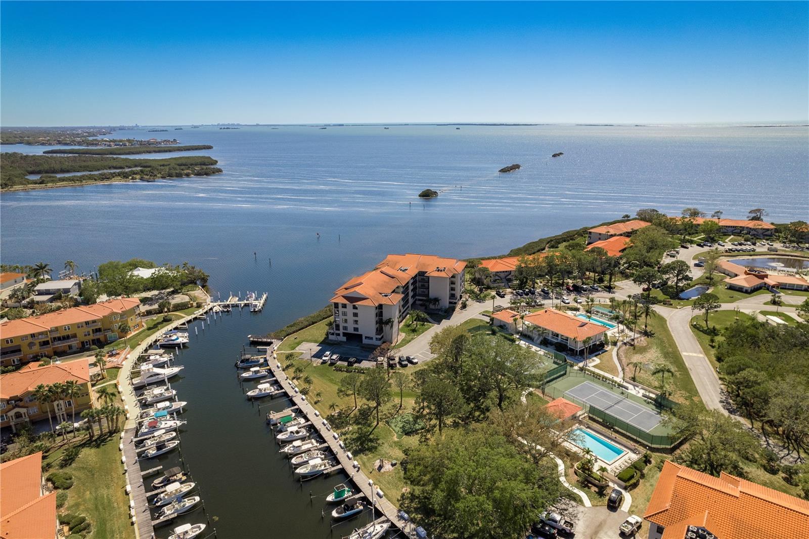 1810 MARINER DR #207, TARPON SPRINGS, FL, 34689