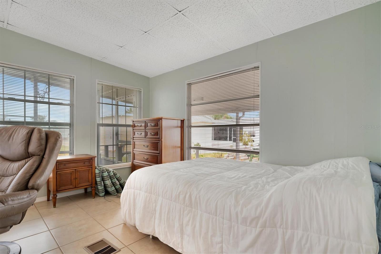 110 E SAINT LUCIA LOOP, APOLLO BEACH, FL, 33572