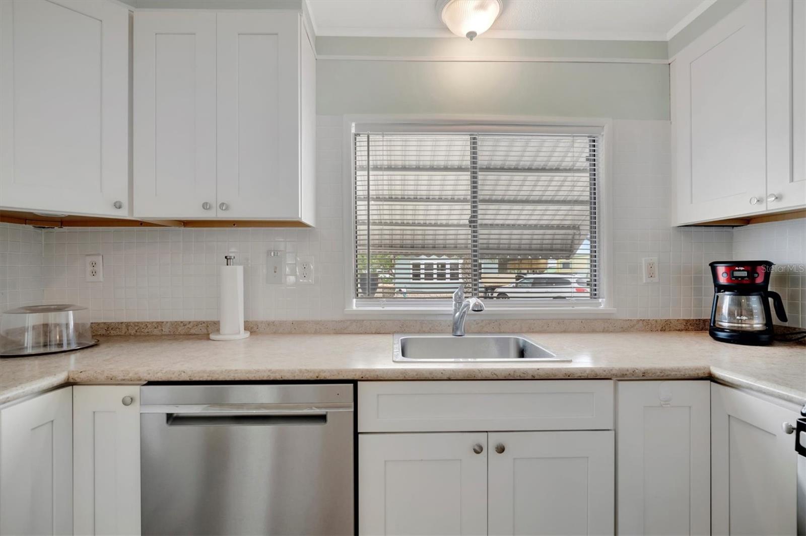 110 E SAINT LUCIA LOOP, APOLLO BEACH, FL, 33572