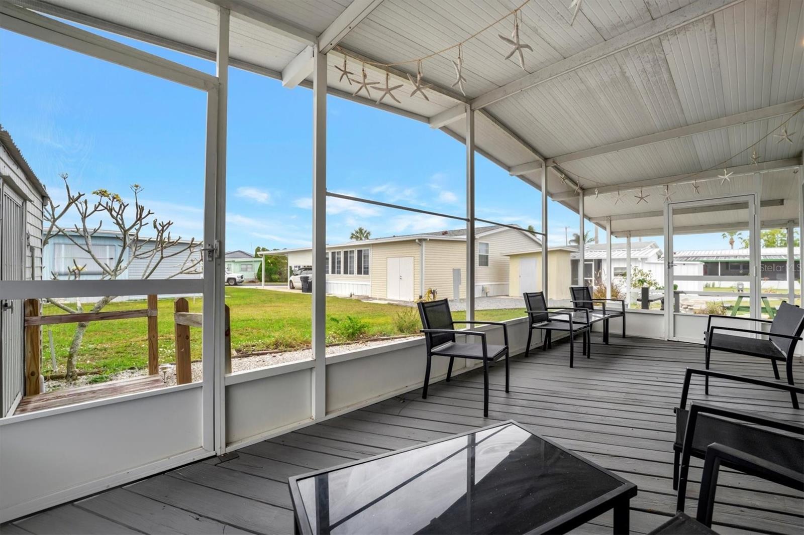 110 E SAINT LUCIA LOOP, APOLLO BEACH, FL, 33572