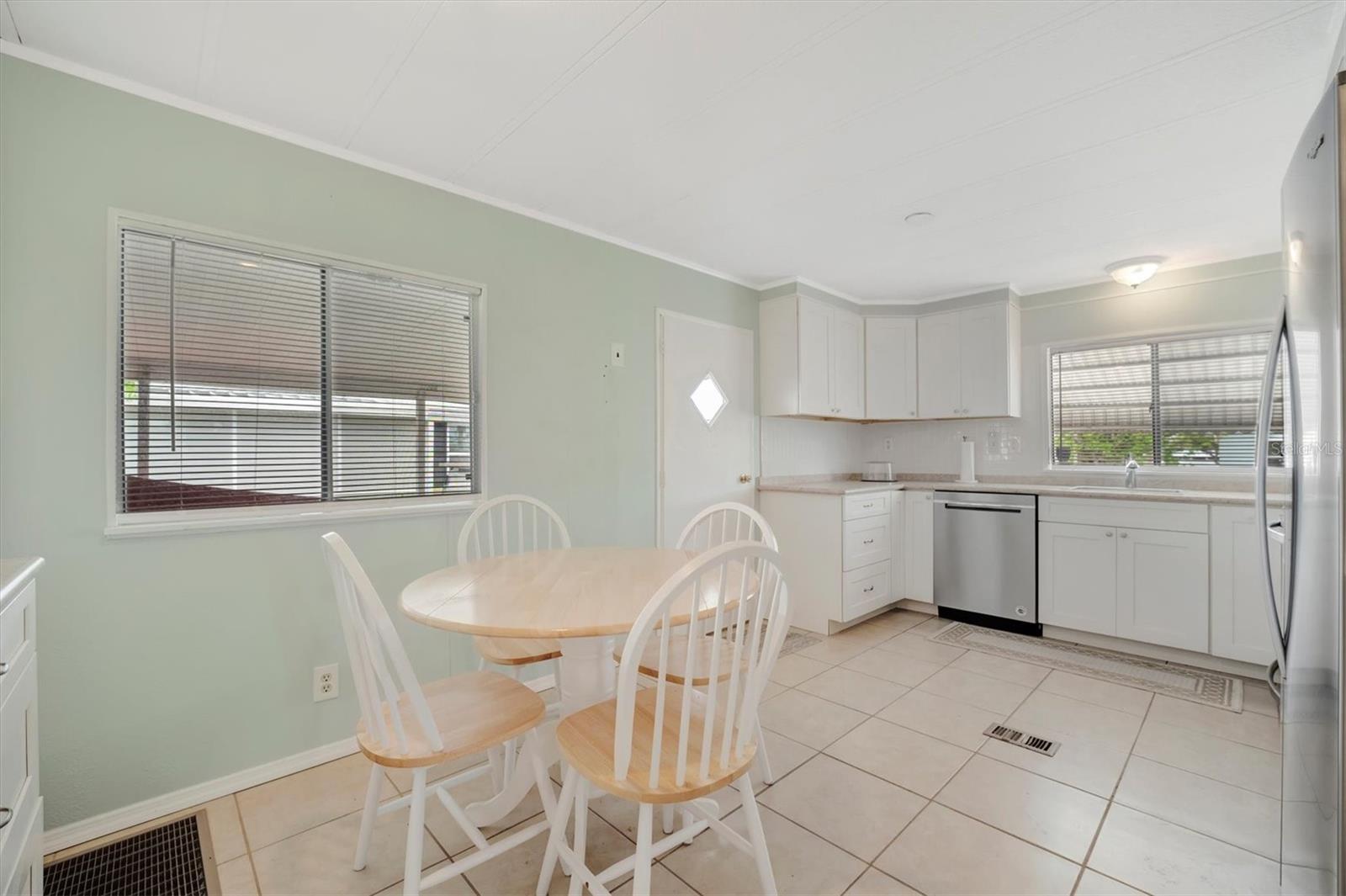 110 E SAINT LUCIA LOOP, APOLLO BEACH, FL, 33572