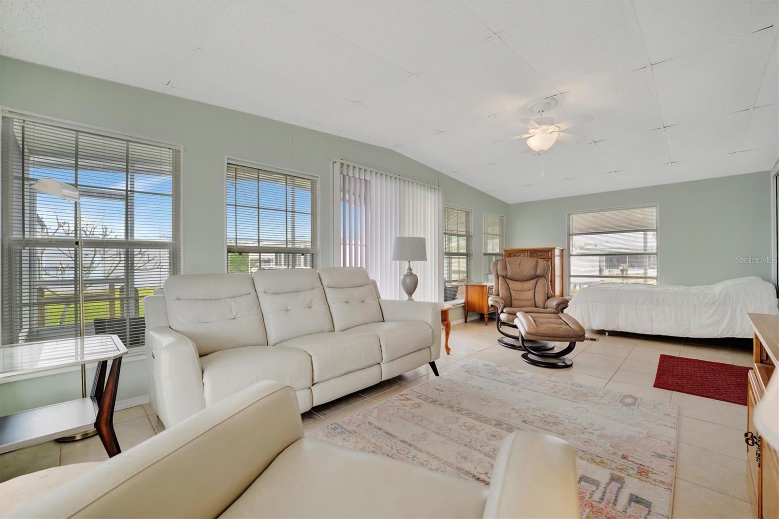 110 E SAINT LUCIA LOOP, APOLLO BEACH, FL, 33572