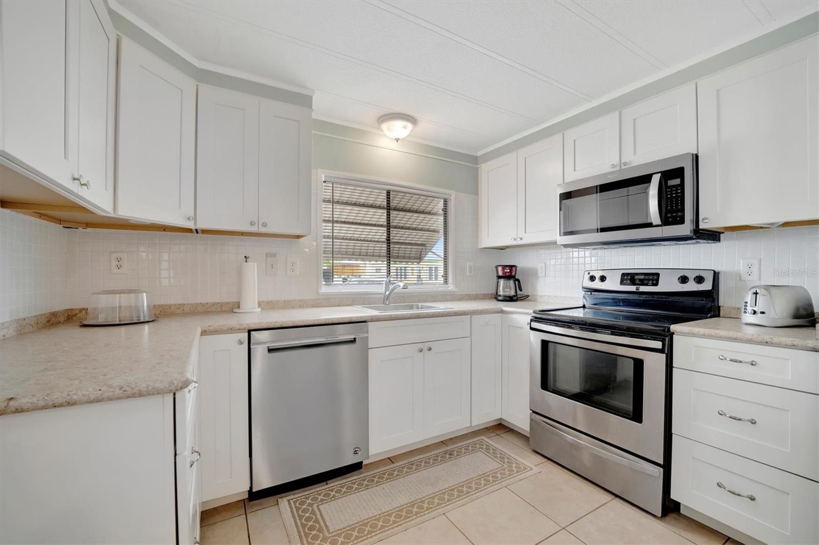 110 E SAINT LUCIA LOOP, APOLLO BEACH, FL, 33572
