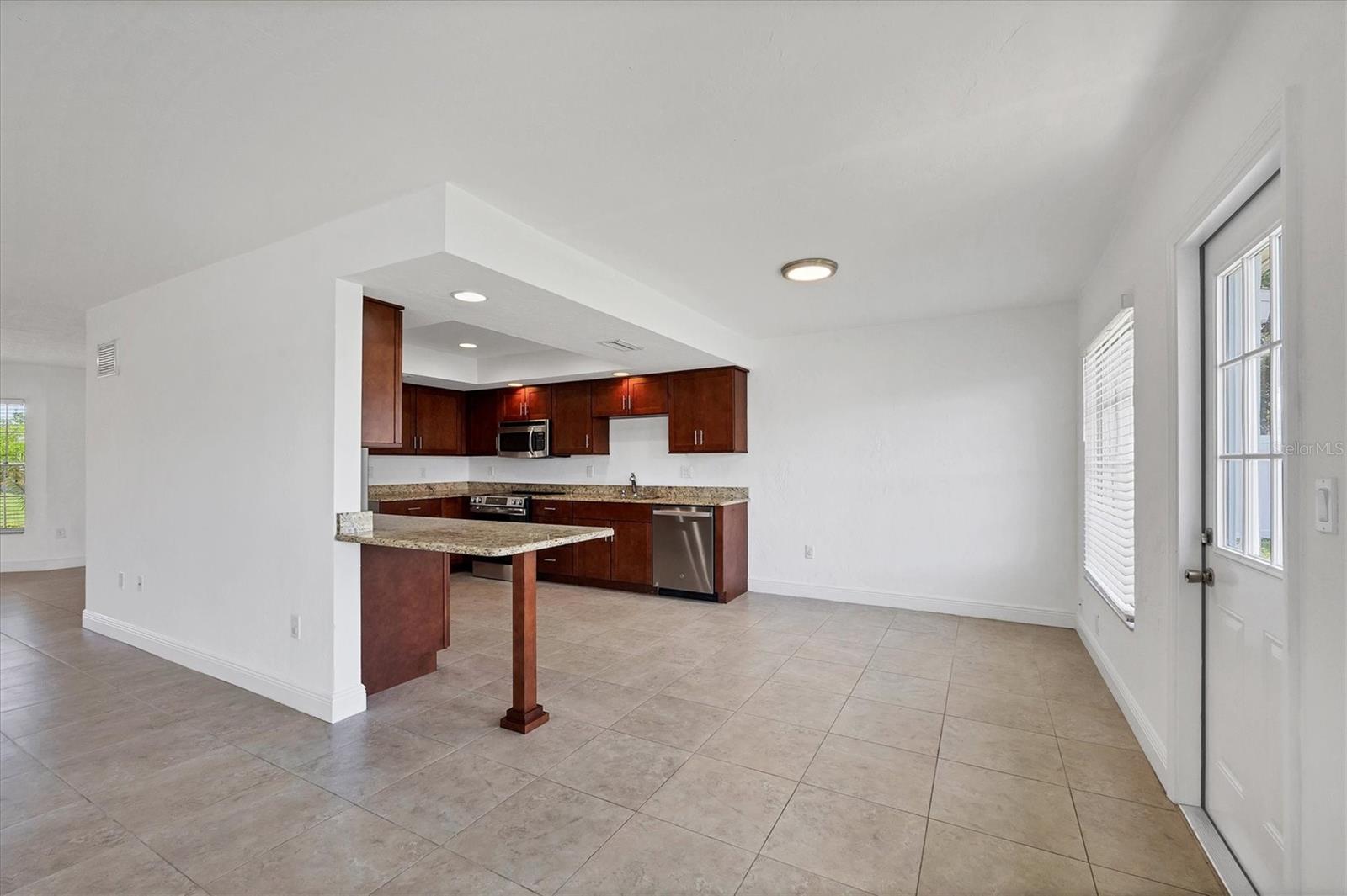 6637 BOWLINE DR, SARASOTA, FL, 34231