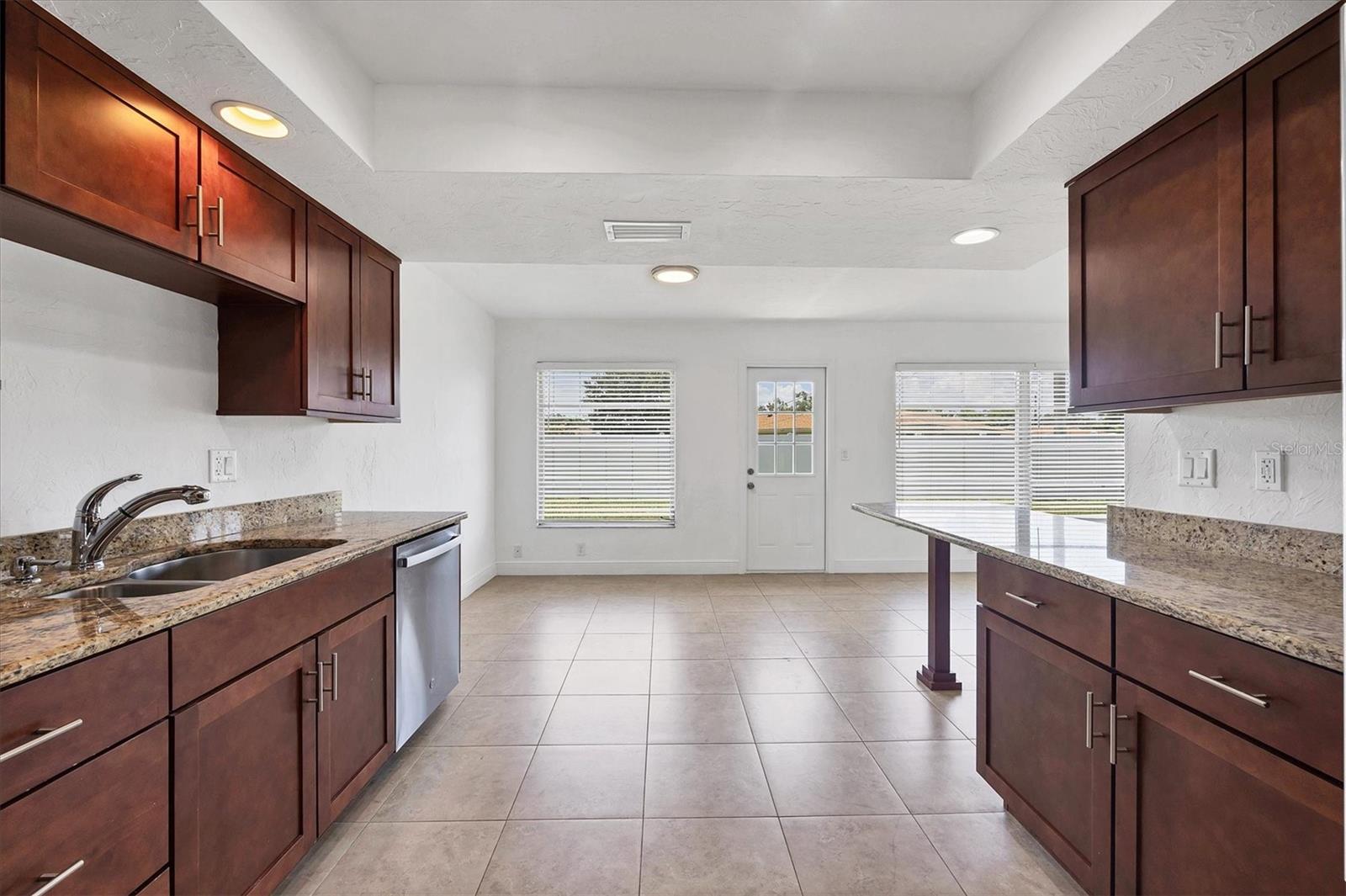6637 BOWLINE DR, SARASOTA, FL, 34231