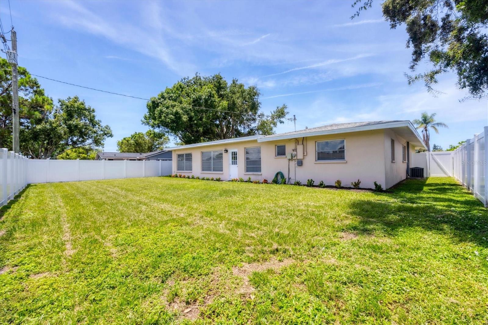 6637 BOWLINE DR, SARASOTA, FL, 34231