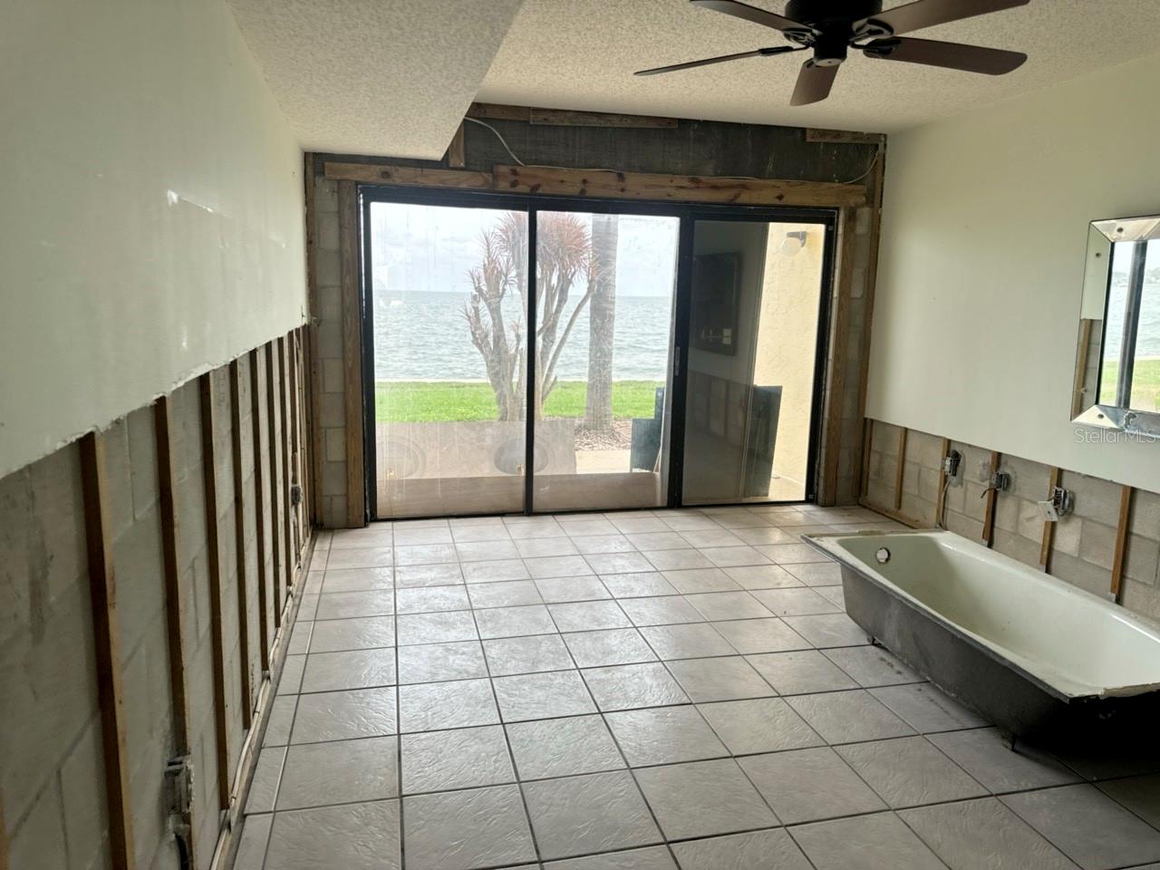 7500 SUNSHINE SKYWAY LN S #T6, ST PETERSBURG, FL, 33711