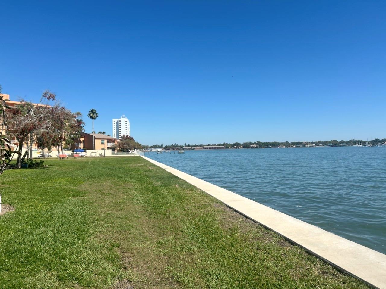 7500 SUNSHINE SKYWAY LN S #T6, ST PETERSBURG, FL, 33711