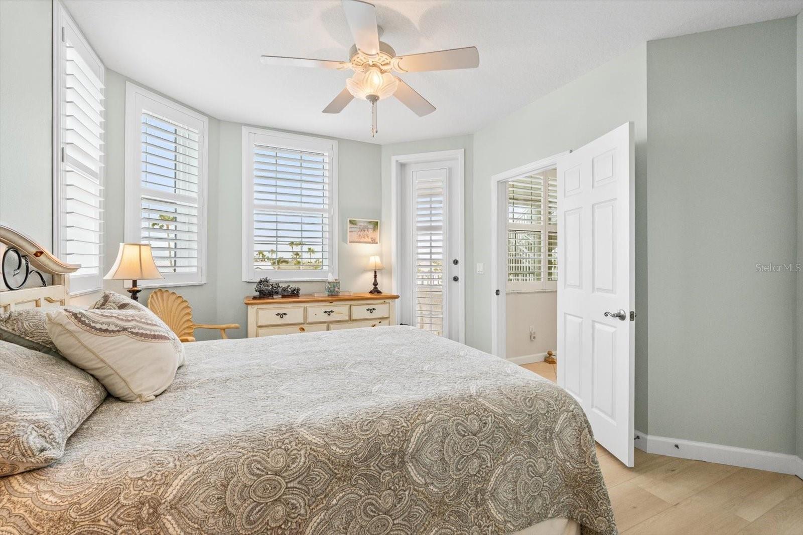1260 DOLPHIN BAY WAY #404, SARASOTA, FL, 34242