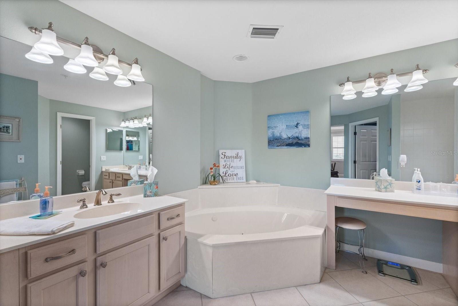 1260 DOLPHIN BAY WAY #404, SARASOTA, FL, 34242