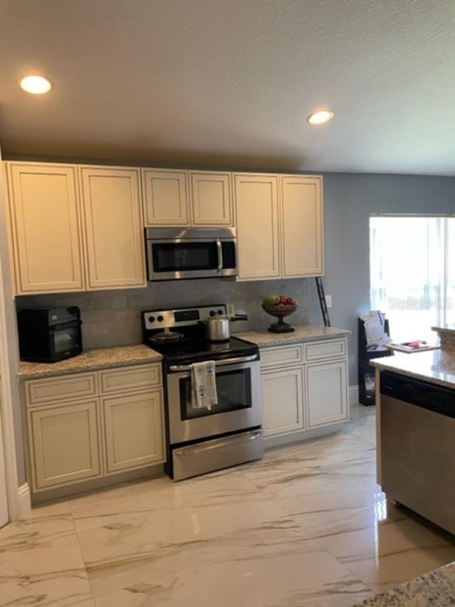 2320 ANDREWS VALLEY DR, KISSIMMEE, FL, 34758