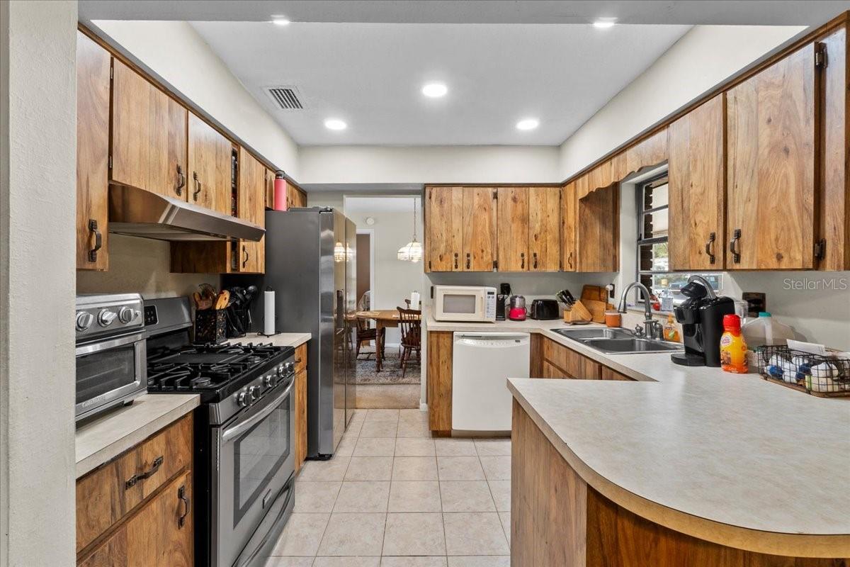 2010 OVERLOOK DR, WINTER HAVEN, FL, 33884