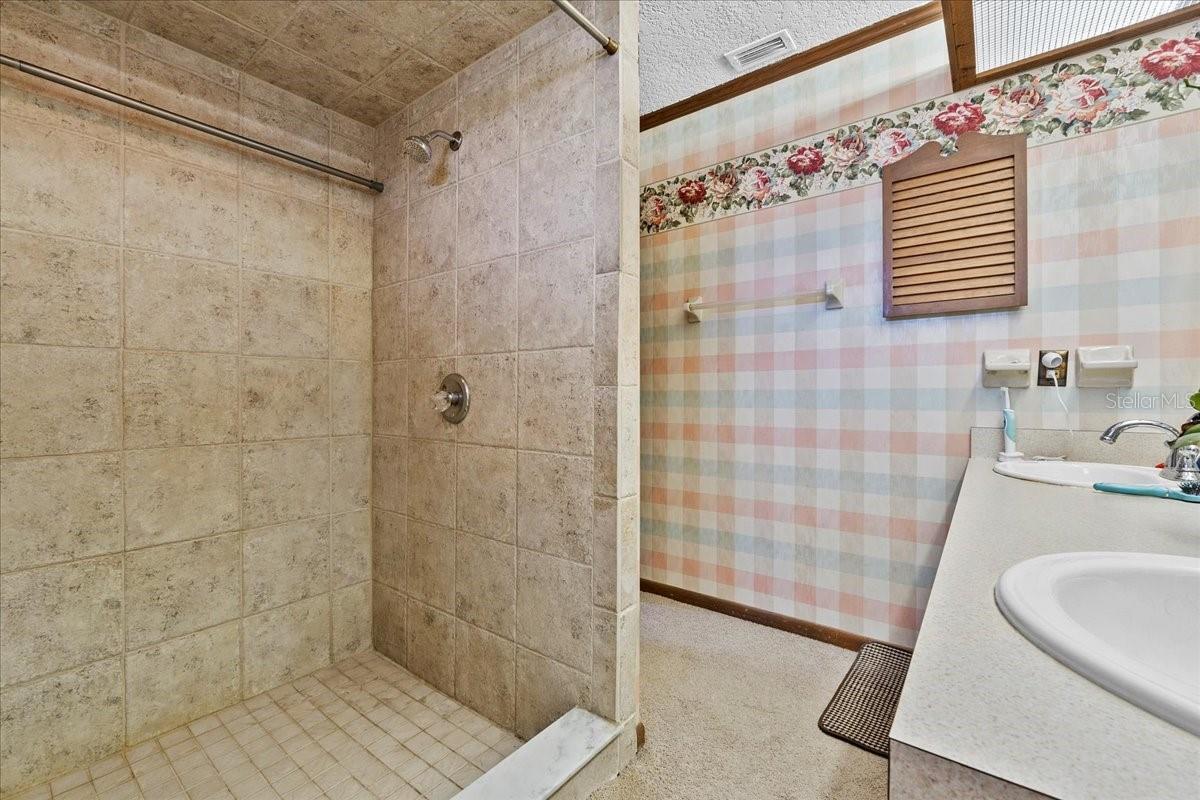 2010 OVERLOOK DR, WINTER HAVEN, FL, 33884