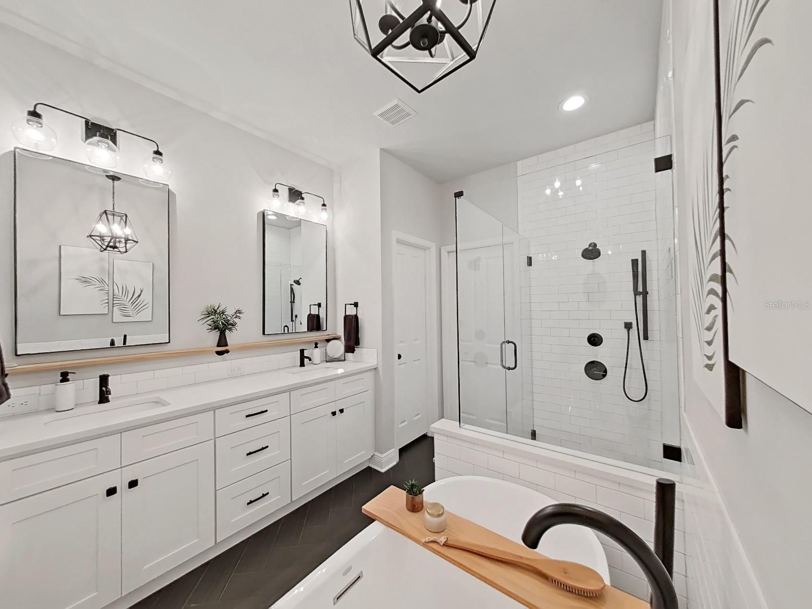 14537 COTSWOLDS DR, TAMPA, FL, 33626