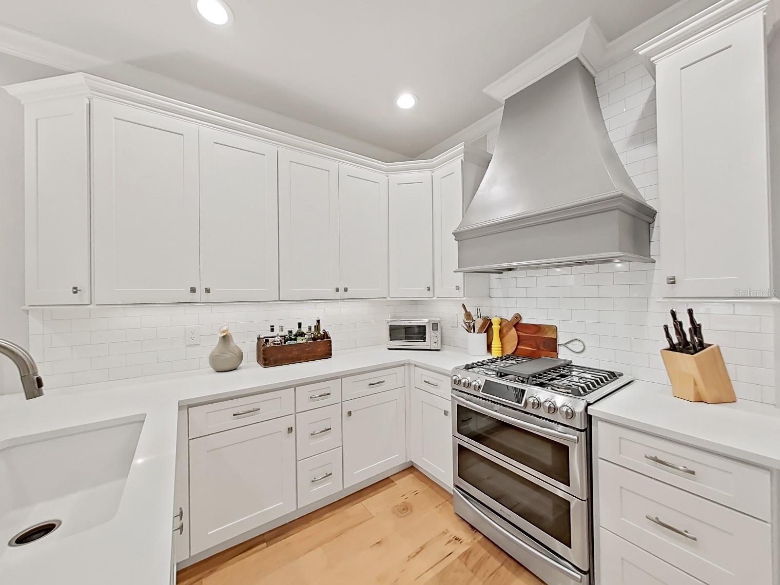 14537 COTSWOLDS DR, TAMPA, FL, 33626