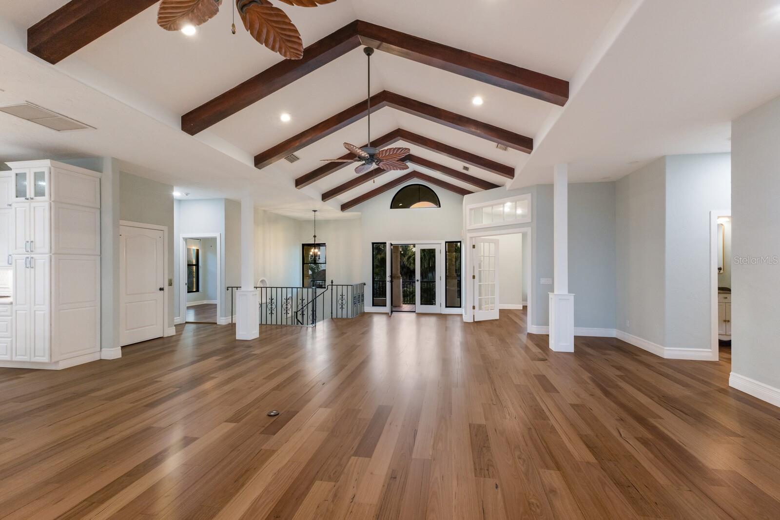 875 SIESTA KEY CIR, SARASOTA, FL, 34242