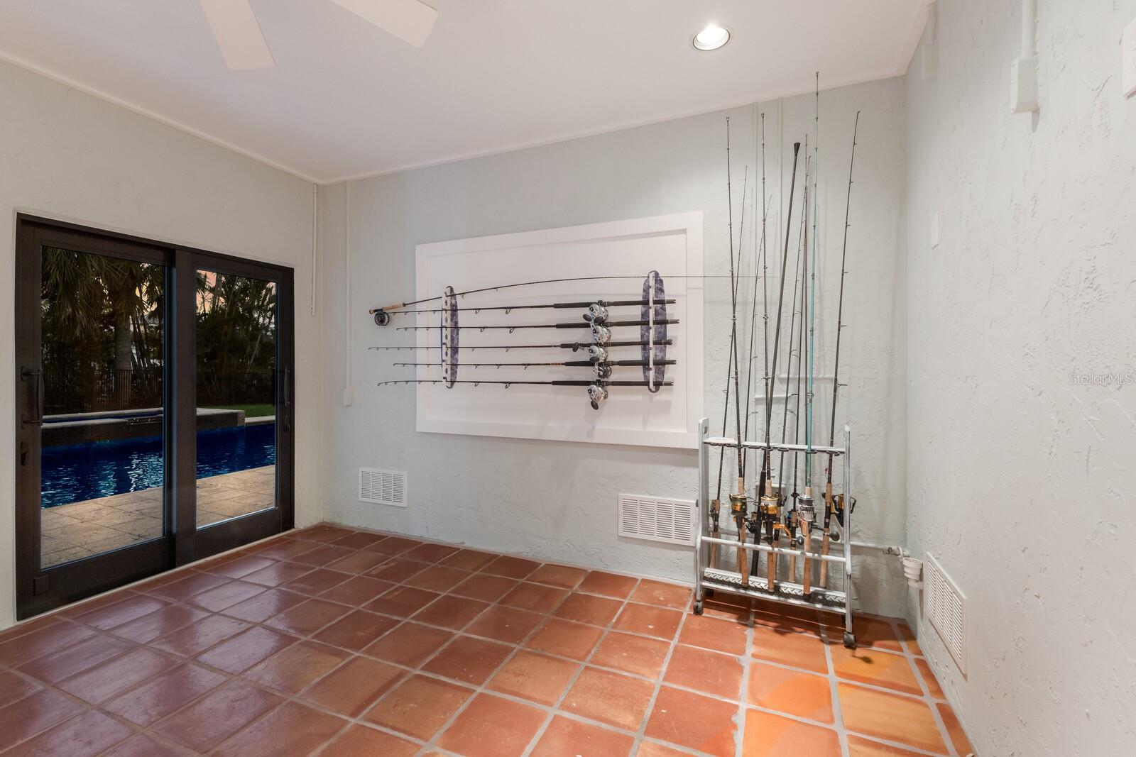 875 SIESTA KEY CIR, SARASOTA, FL, 34242