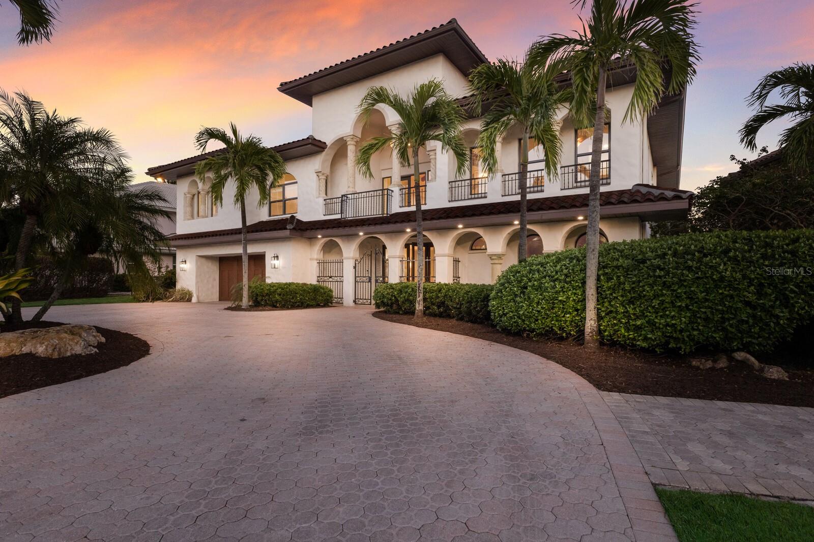 875 SIESTA KEY CIR, SARASOTA, FL, 34242