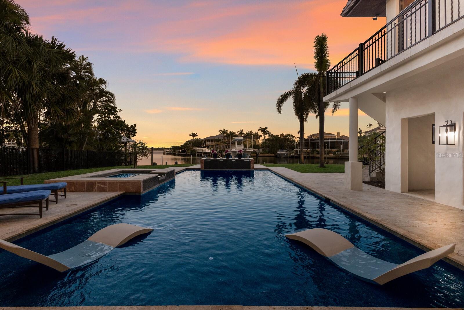 875 SIESTA KEY CIR, SARASOTA, FL, 34242