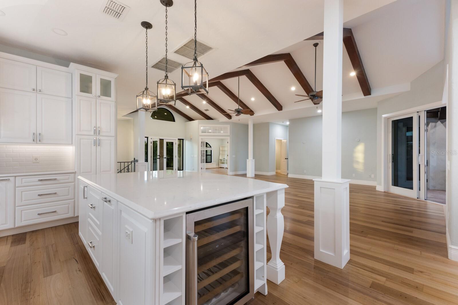 875 SIESTA KEY CIR, SARASOTA, FL, 34242