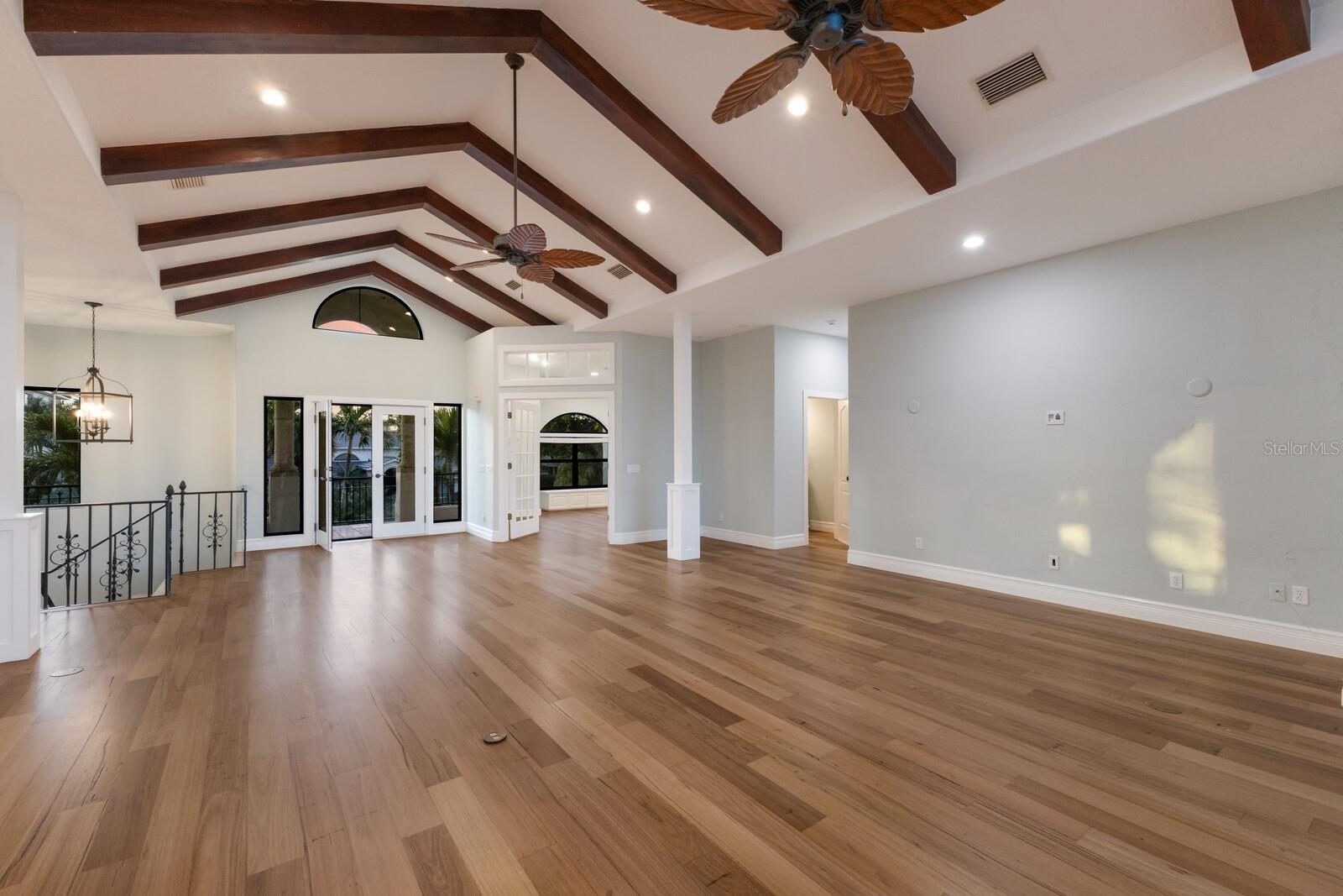 875 SIESTA KEY CIR, SARASOTA, FL, 34242