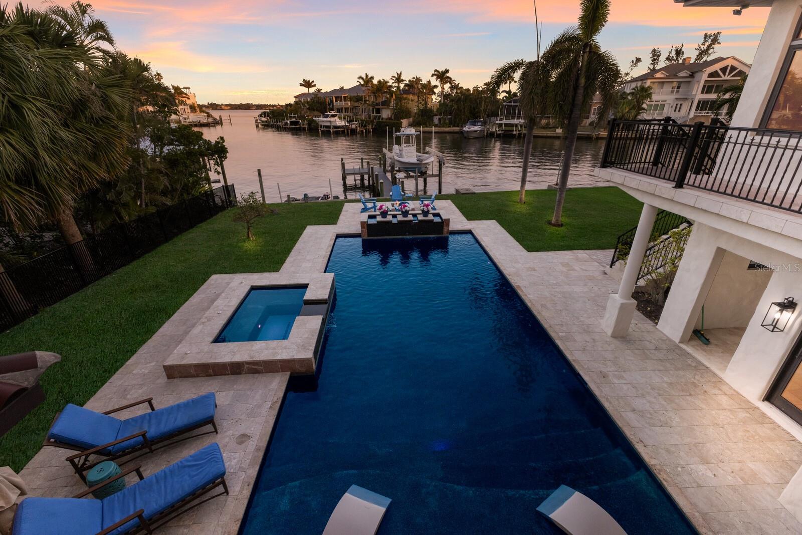875 SIESTA KEY CIR, SARASOTA, FL, 34242
