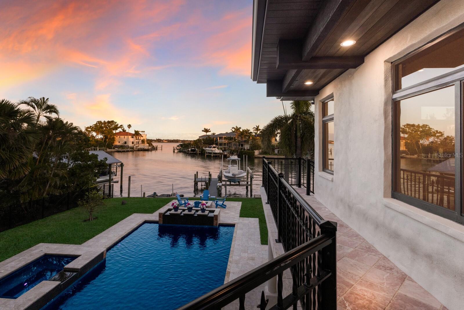 875 SIESTA KEY CIR, SARASOTA, FL, 34242