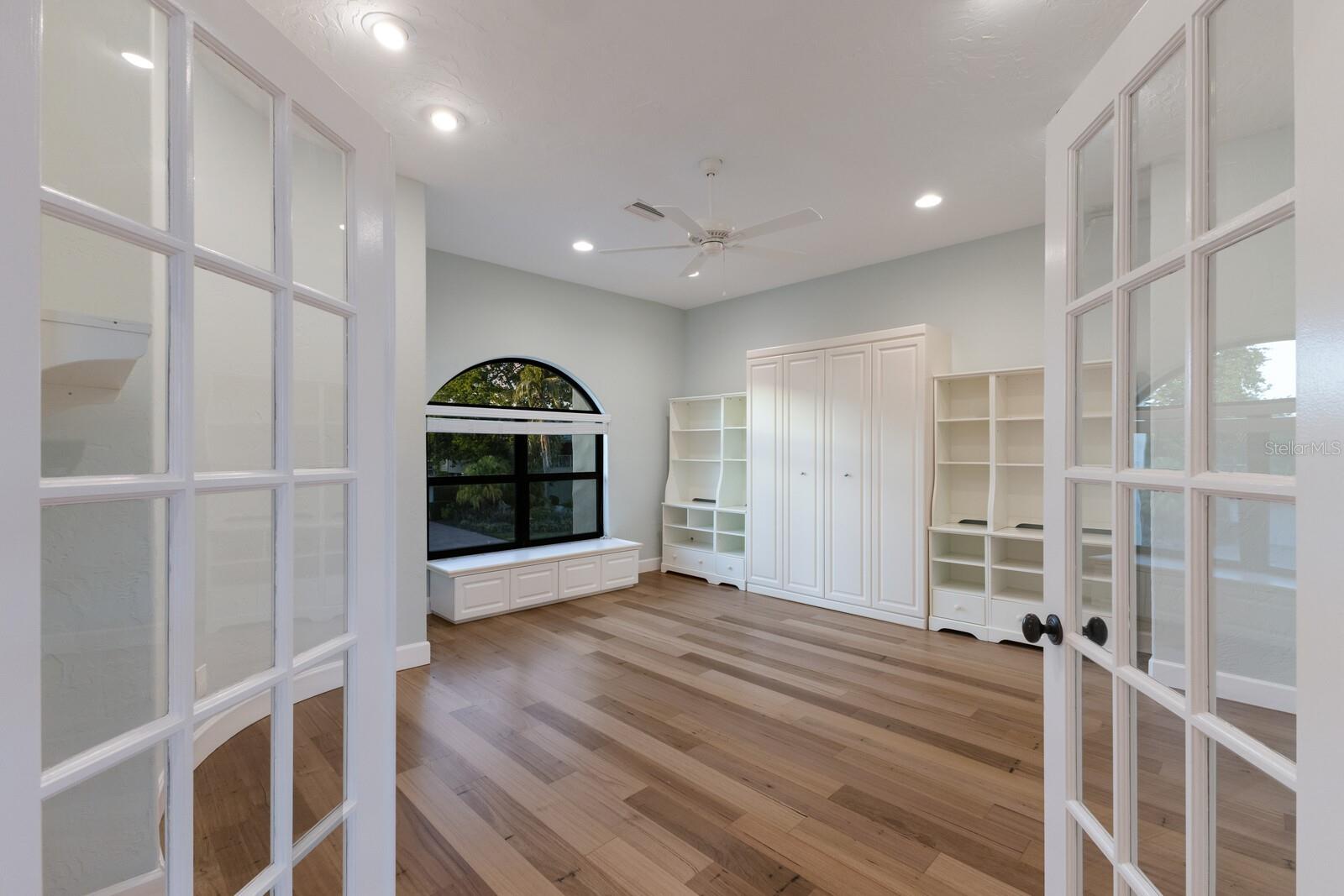 875 SIESTA KEY CIR, SARASOTA, FL, 34242