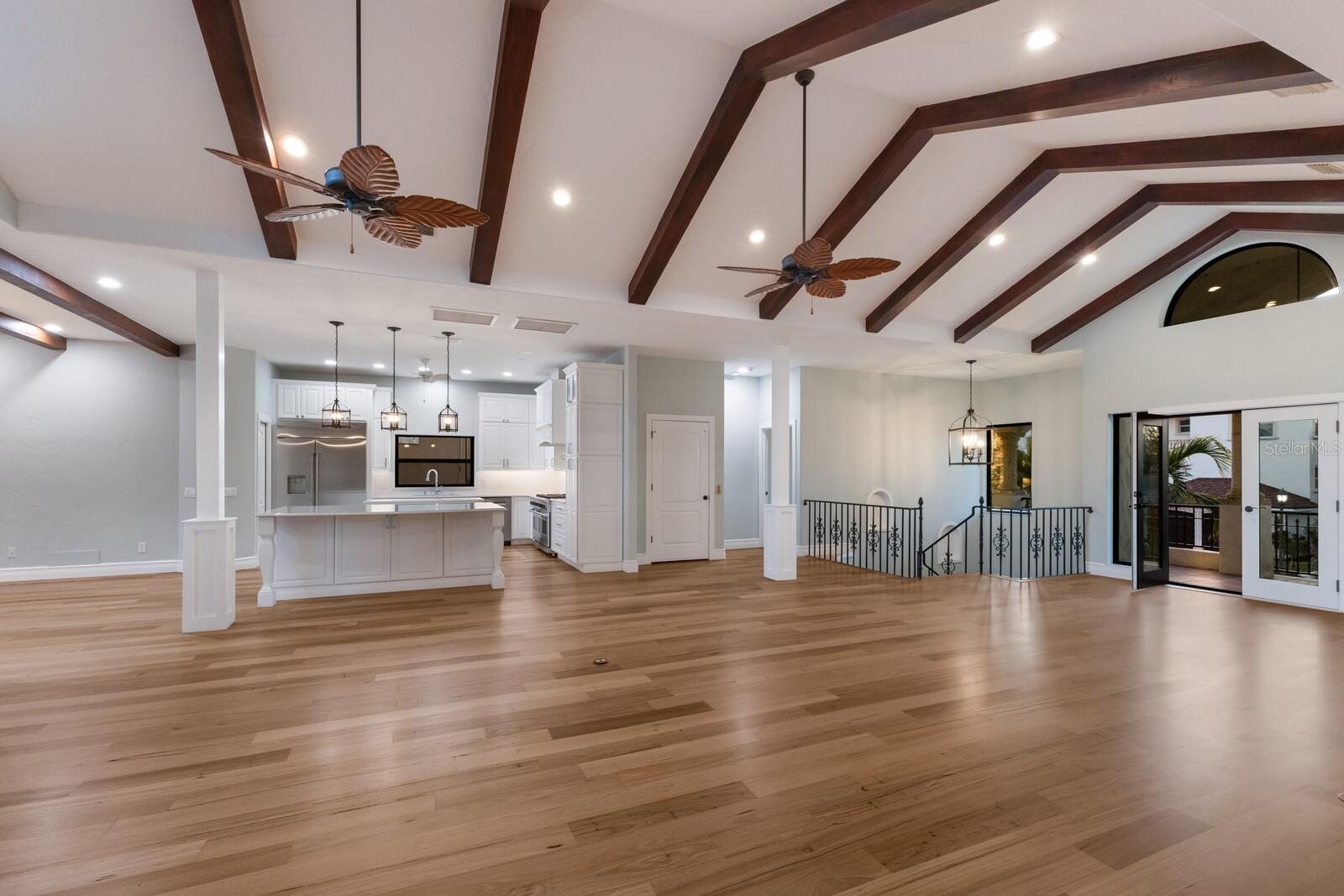 875 SIESTA KEY CIR, SARASOTA, FL, 34242