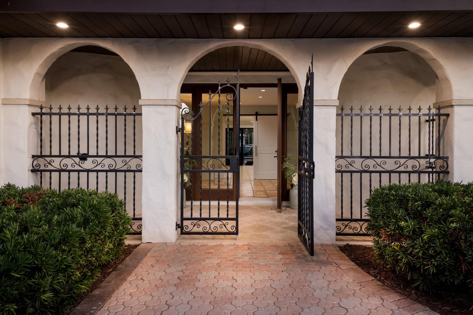 875 SIESTA KEY CIR, SARASOTA, FL, 34242