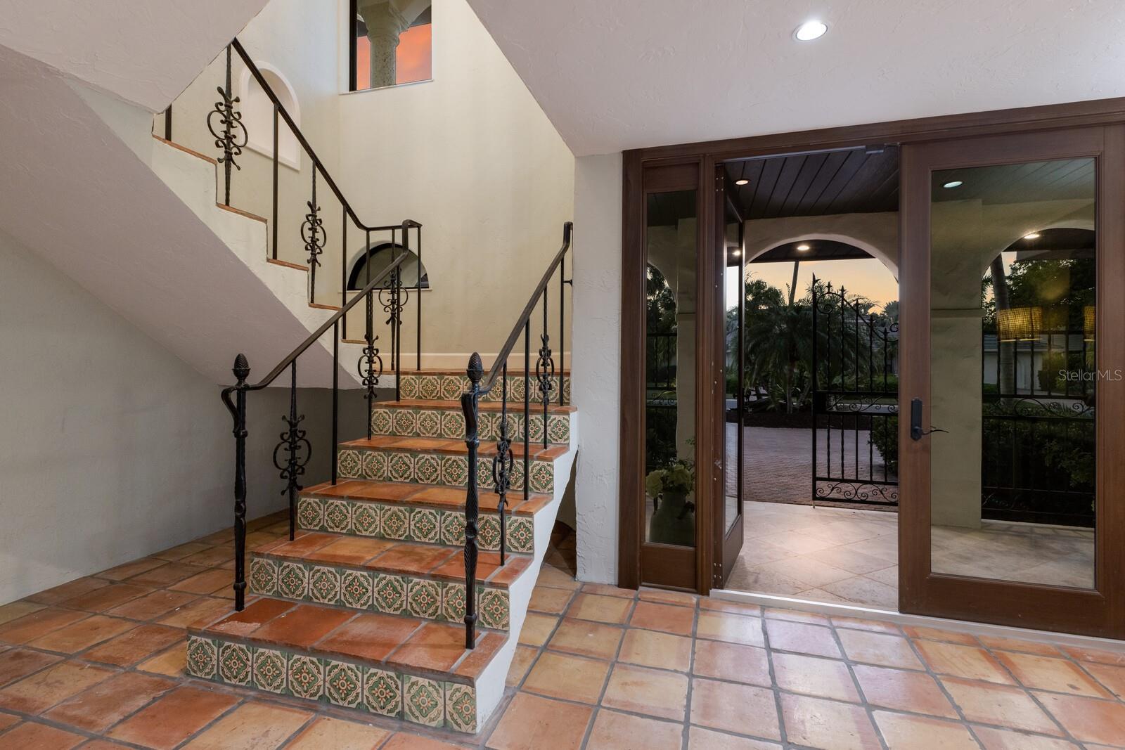 875 SIESTA KEY CIR, SARASOTA, FL, 34242