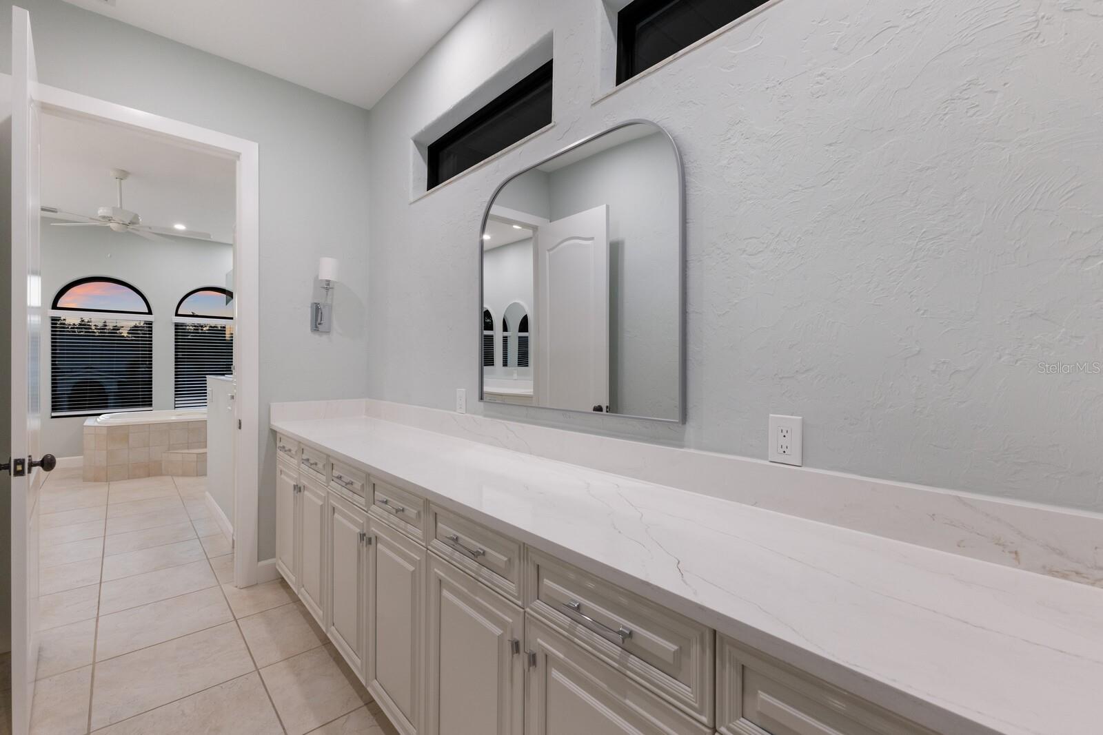 875 SIESTA KEY CIR, SARASOTA, FL, 34242