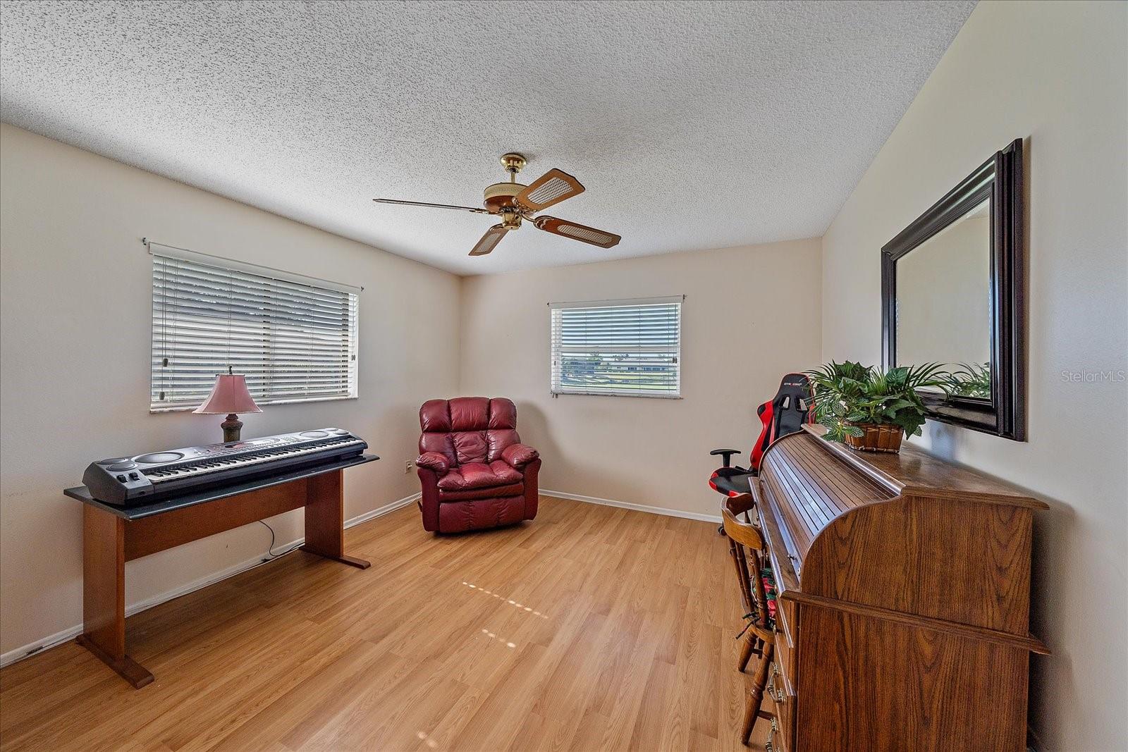1003 N GONDOLA DR, VENICE, FL, 34293