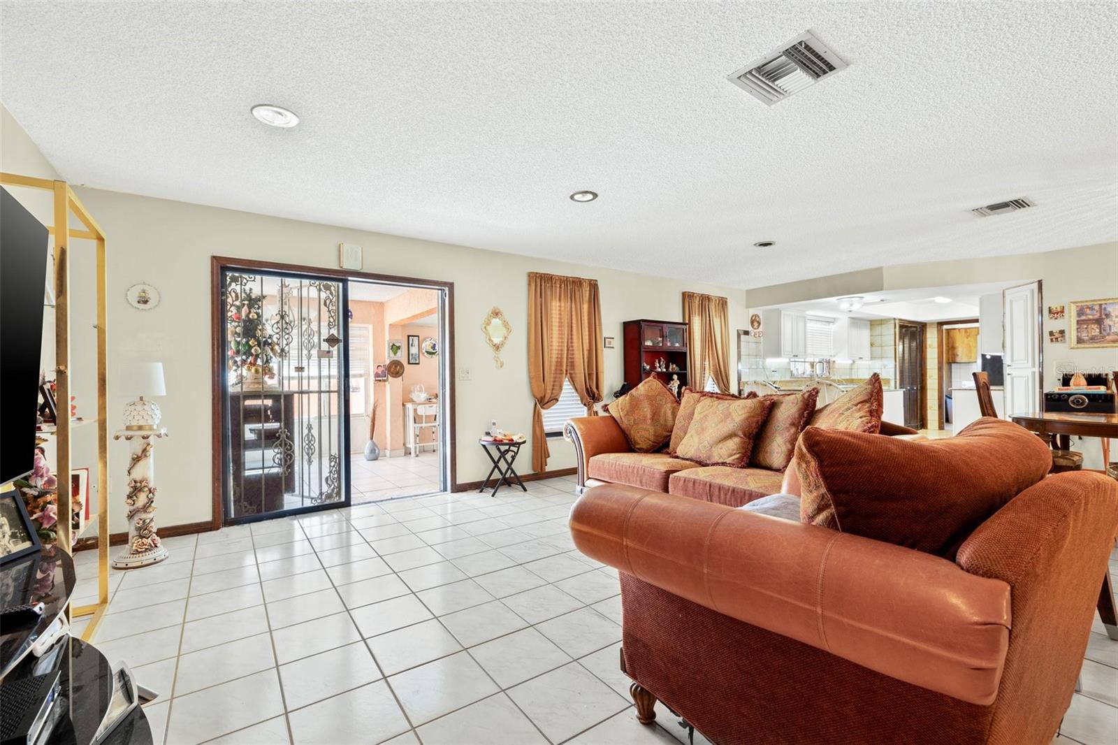 4701 KELLY RD, TAMPA, FL, 33615