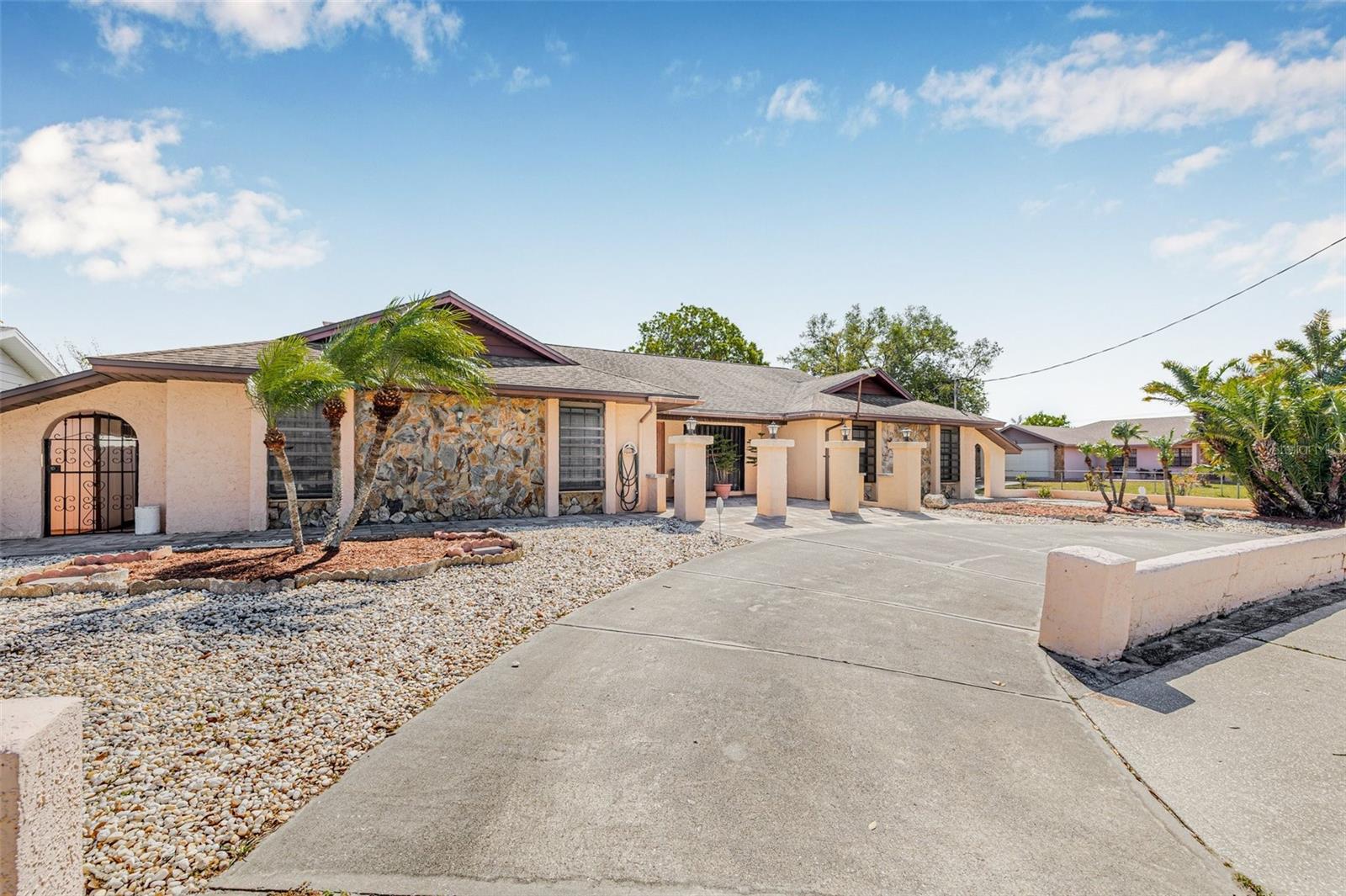 4701 KELLY RD, TAMPA, FL, 33615
