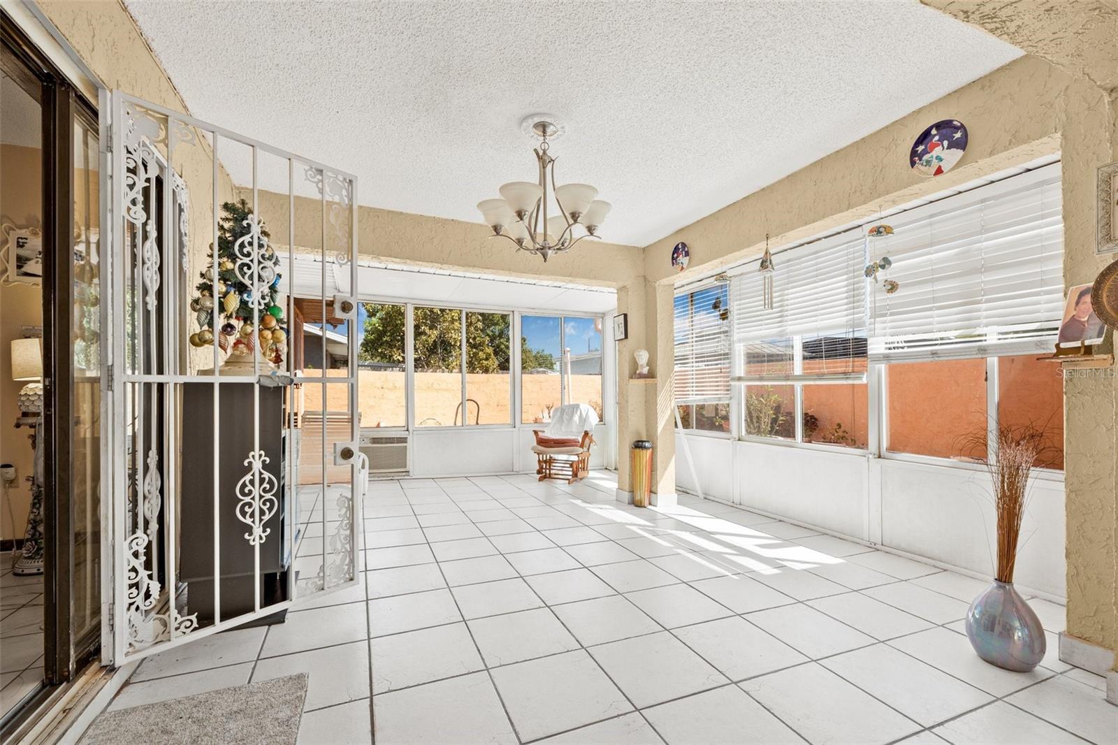 4701 KELLY RD, TAMPA, FL, 33615