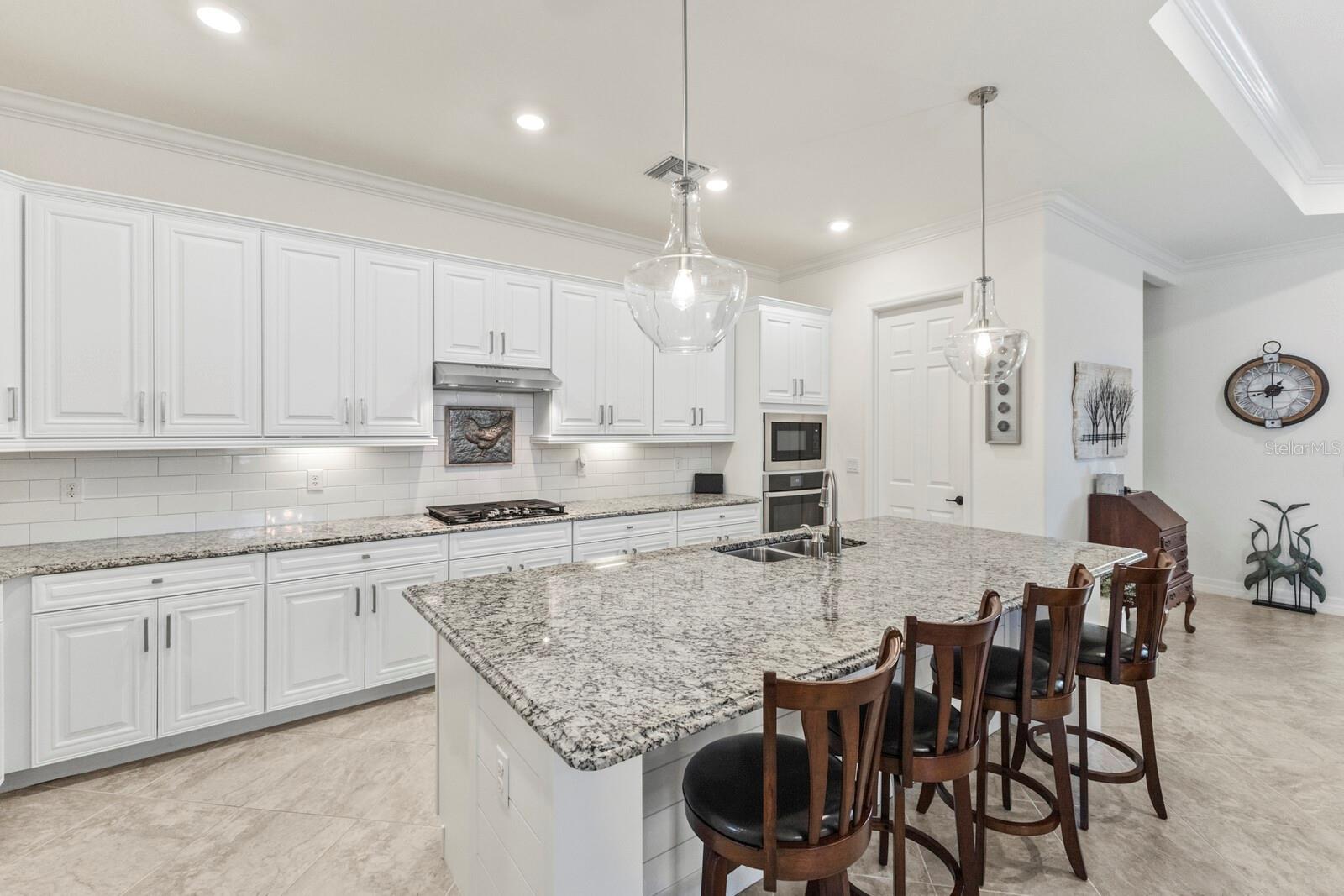6115 CESSNA RUN, BRADENTON, FL, 34211
