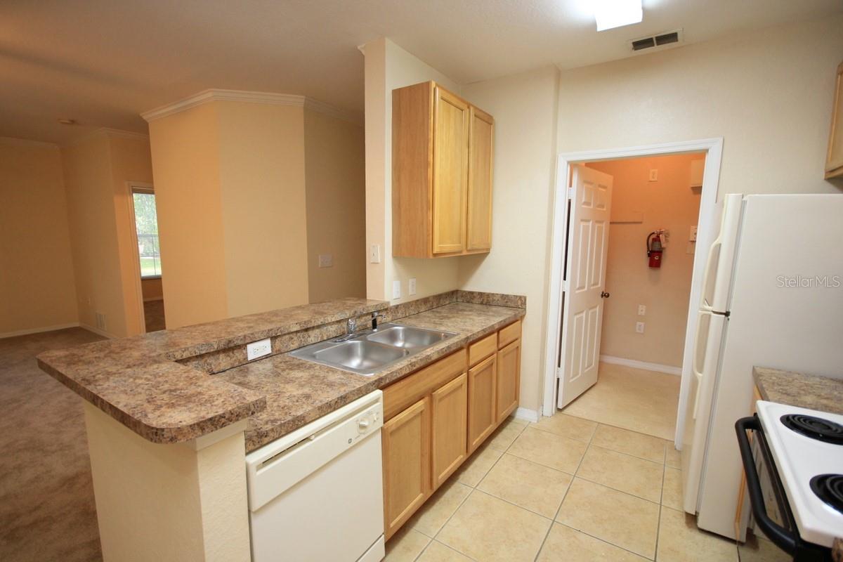 10121 COURTNEY PALMS BLVD #204, TAMPA, FL, 33619