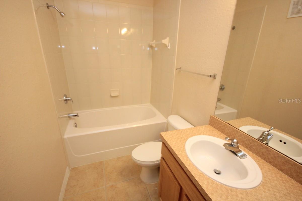 10121 COURTNEY PALMS BLVD #204, TAMPA, FL, 33619