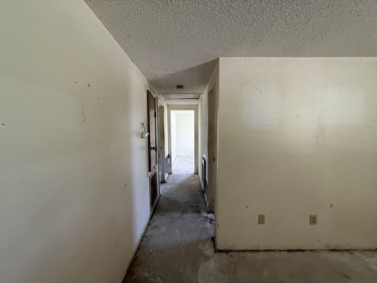 9526 EASTFIELD RD, THONOTOSASSA, FL, 33592