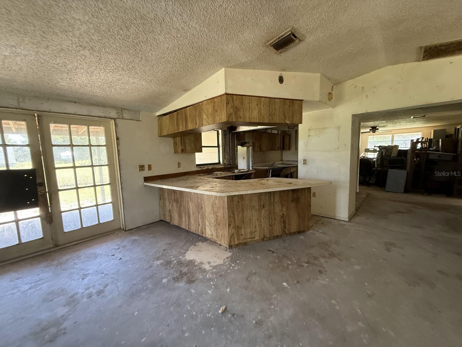 9526 EASTFIELD RD, THONOTOSASSA, FL, 33592